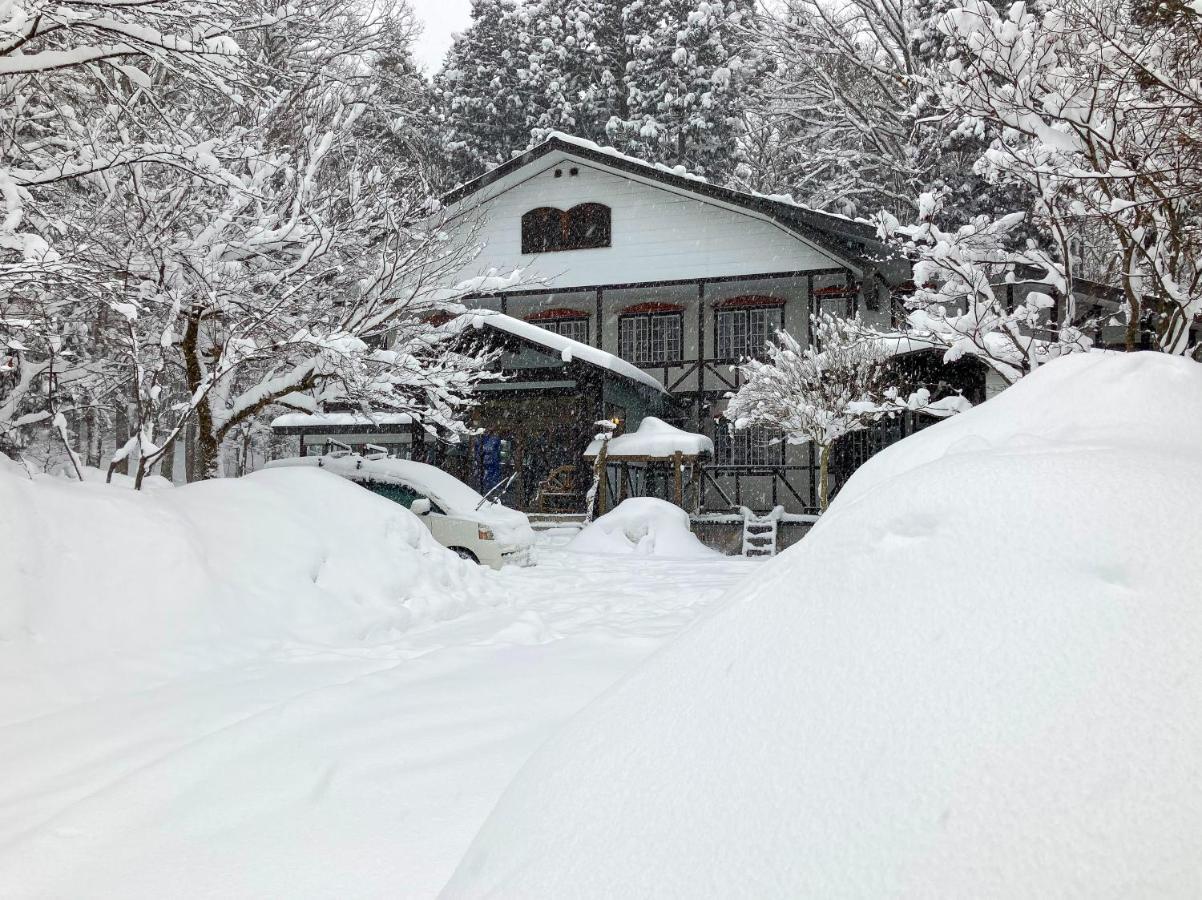 Kizuna Lodge & Bbq Centre Хакуба-Мура Экстерьер фото